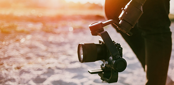 Gimbal Do wykonywania dynamicznych nagrań używaj gimbala